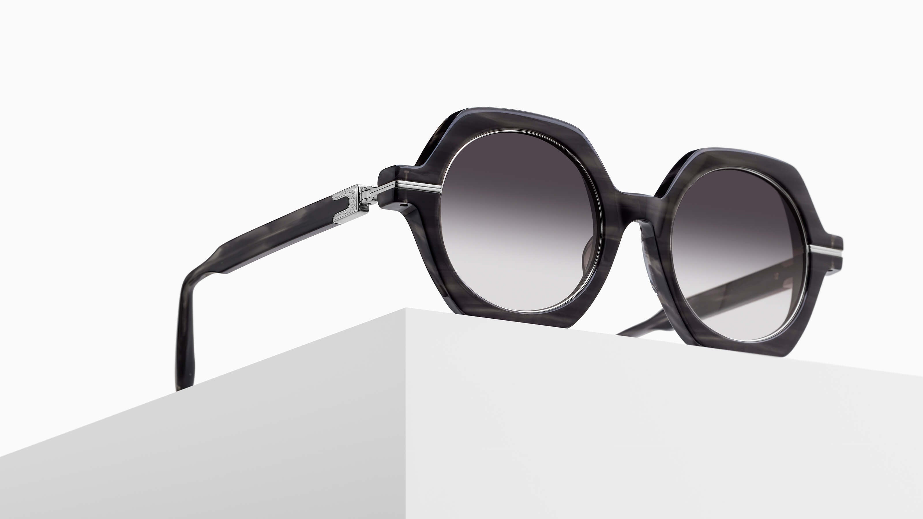 M2072 Geometric Sunglasses | Official Site – Matsuda