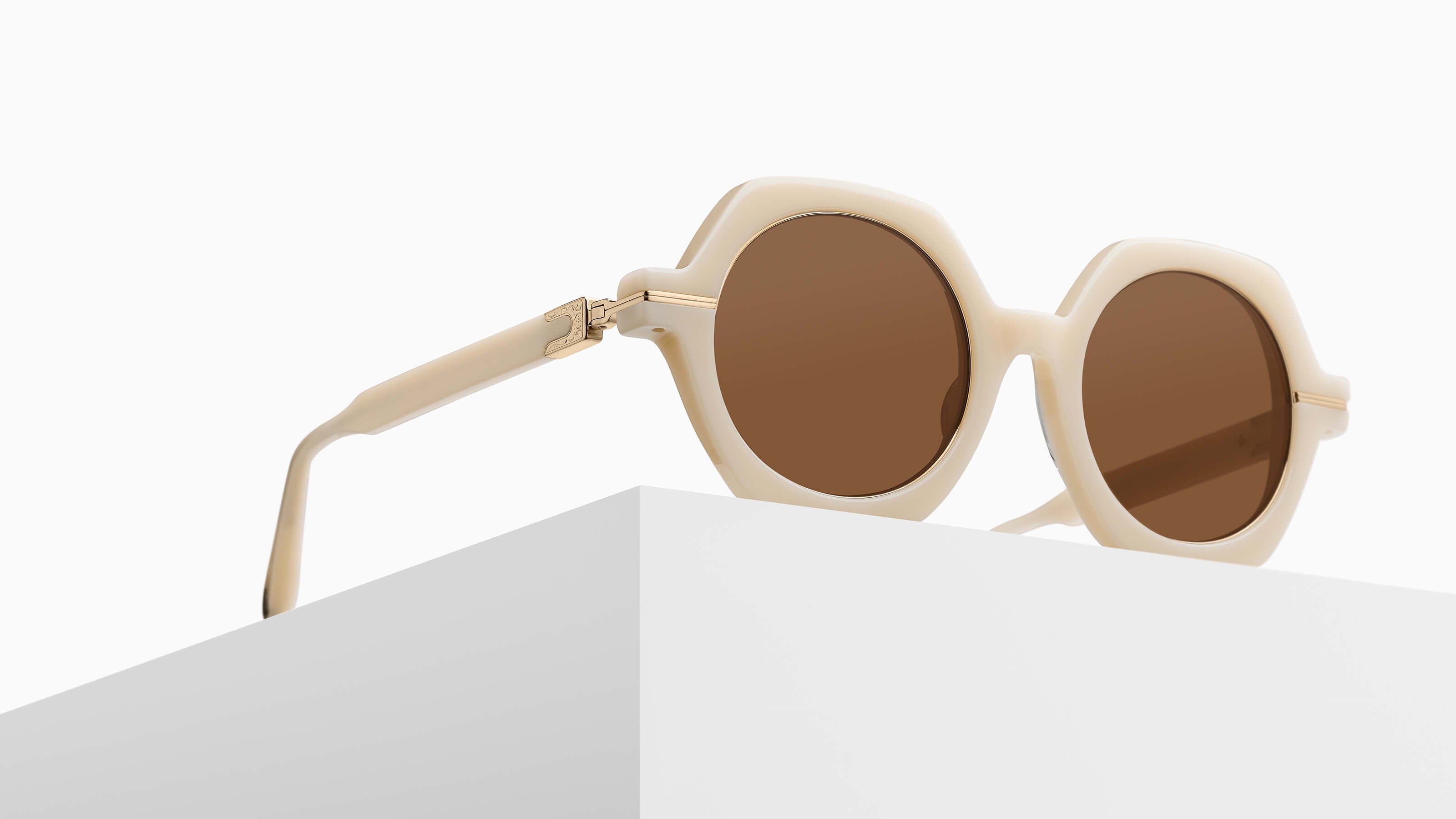 M2072 Geometric Sunglasses | Official Site – Matsuda
